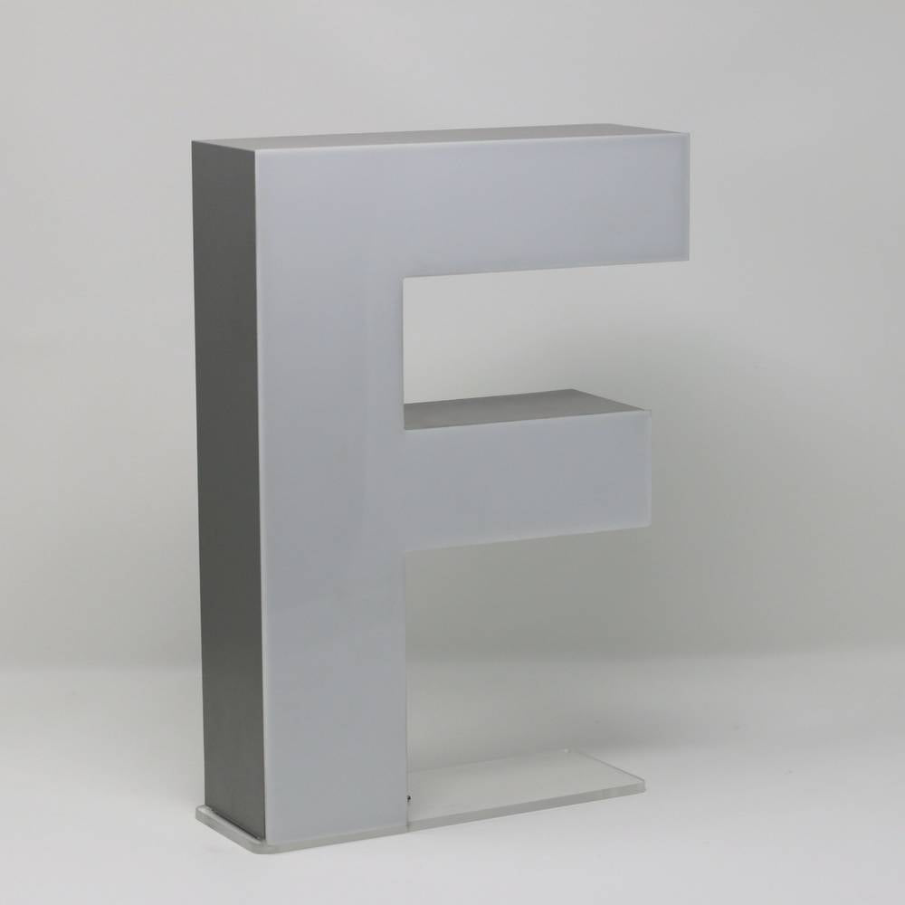 Quizzy LED Letter F