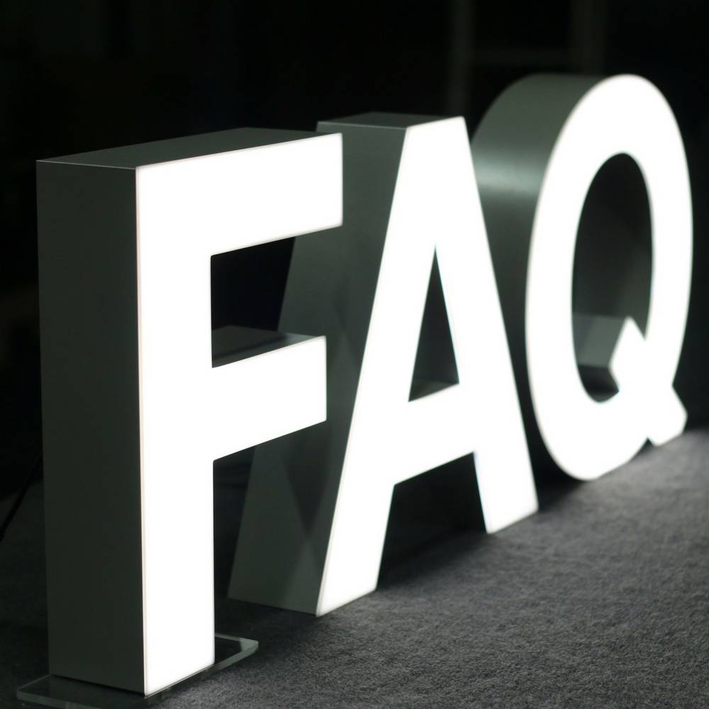 Quizzy LED Letter F