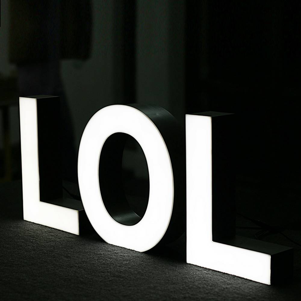 Quizzy LED Letter L