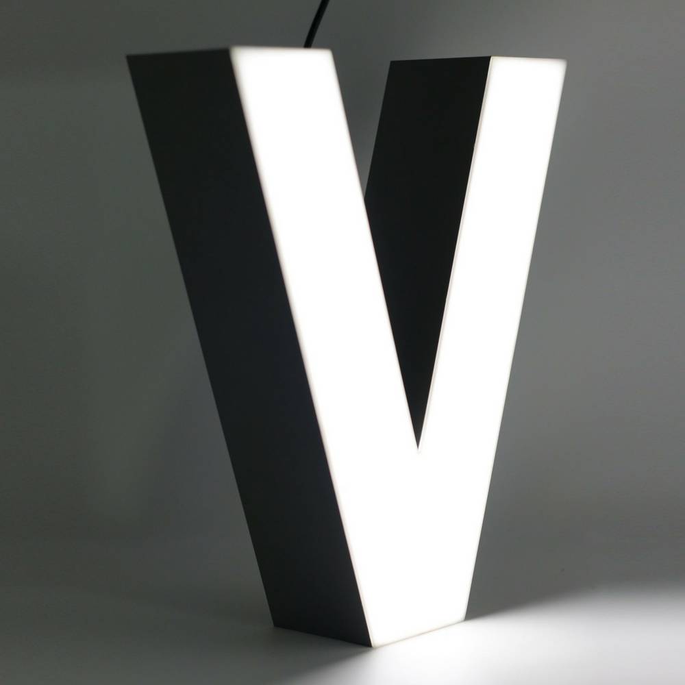 Quizzy LED Letter V